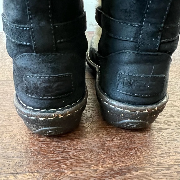 UGG Caspia Black Leather Lace Up Ankle Boots - Picture 8 of 12